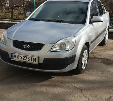 Киа Рио 2005 в Черкассах на Automoto.ua Серый Киа Рио, объемом двигателя 1.4 л и пробегом 177 тыс. км за 5400 $, фото 1 на Automoto.ua