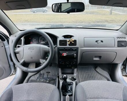 Сірий Кіа Ріо, об'ємом двигуна 1.4 л та пробігом 300 тис. км за 2300 $, фото 8 на Automoto.ua