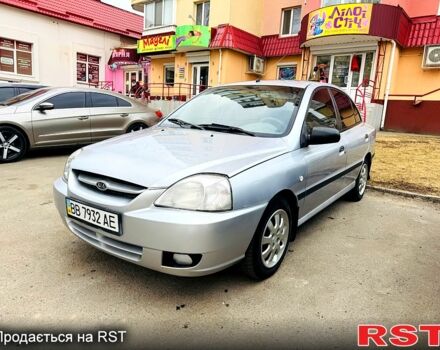 Серый Киа Рио, объемом двигателя 1.4 л и пробегом 300 тыс. км за 2300 $, фото 1 на Automoto.ua