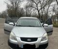 Серый Киа Рио, объемом двигателя 1.4 л и пробегом 237 тыс. км за 5700 $, фото 1 на Automoto.ua