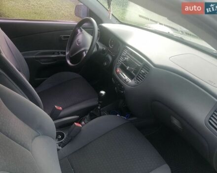 Сірий Кіа Ріо, об'ємом двигуна 1.4 л та пробігом 188 тис. км за 3200 $, фото 6 на Automoto.ua