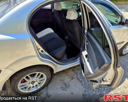 Серый Киа Рио, объемом двигателя 1.4 л и пробегом 180 тыс. км за 4500 $, фото 7 на Automoto.ua