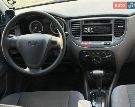 Серый Киа Рио, объемом двигателя 1.4 л и пробегом 215 тыс. км за 5190 $, фото 27 на Automoto.ua