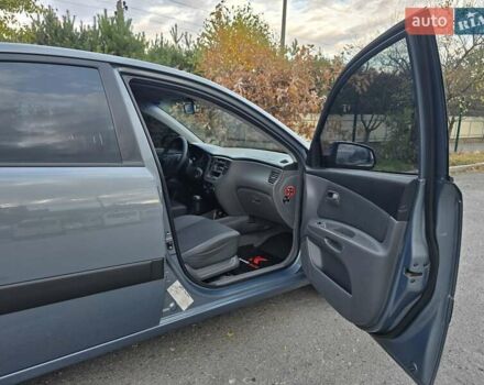 Серый Киа Рио, объемом двигателя 1.4 л и пробегом 153 тыс. км за 5499 $, фото 37 на Automoto.ua