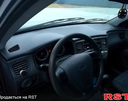 Сірий Кіа Ріо, об'ємом двигуна 1.4 л та пробігом 307 тис. км за 4500 $, фото 2 на Automoto.ua