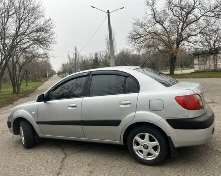 Сірий Кіа Ріо, об'ємом двигуна 1.4 л та пробігом 237 тис. км за 5500 $, фото 5 на Automoto.ua