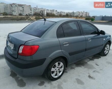 Серый Киа Рио, объемом двигателя 1.4 л и пробегом 307 тыс. км за 5100 $, фото 4 на Automoto.ua