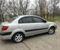 Серый Киа Рио, объемом двигателя 1.4 л и пробегом 237 тыс. км за 5200 $, фото 3 на Automoto.ua