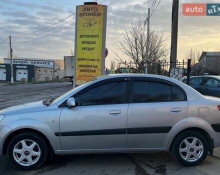 Серый Киа Рио, объемом двигателя 1.4 л и пробегом 238 тыс. км за 5500 $, фото 3 на Automoto.ua
