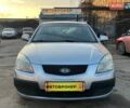 Серый Киа Рио, объемом двигателя 1.4 л и пробегом 238 тыс. км за 5500 $, фото 2 на Automoto.ua