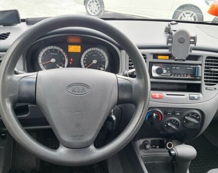 Серый Киа Рио, объемом двигателя 1.4 л и пробегом 244 тыс. км за 4500 $, фото 1 на Automoto.ua