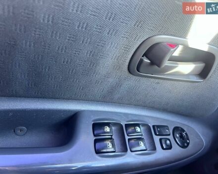 Сірий Кіа Ріо, об'ємом двигуна 1.4 л та пробігом 188 тис. км за 3200 $, фото 8 на Automoto.ua
