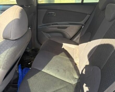 Сірий Кіа Ріо, об'ємом двигуна 1.4 л та пробігом 177 тис. км за 4400 $, фото 6 на Automoto.ua