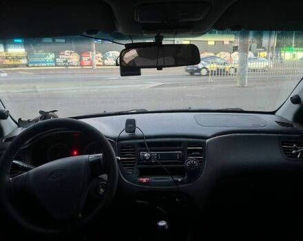 Сірий Кіа Ріо, об'ємом двигуна 1.4 л та пробігом 288 тис. км за 4500 $, фото 7 на Automoto.ua