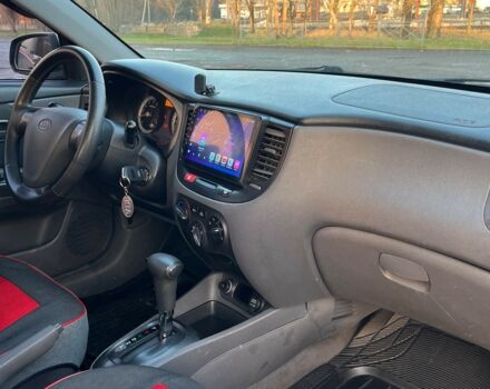 Сірий Кіа Ріо, об'ємом двигуна 14 л та пробігом 238 тис. км за 5500 $, фото 10 на Automoto.ua