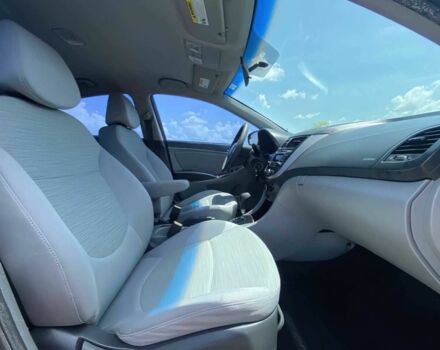 Серый Киа Рио, объемом двигателя 1.4 л и пробегом 197 тыс. км за 3611 $, фото 3 на Automoto.ua