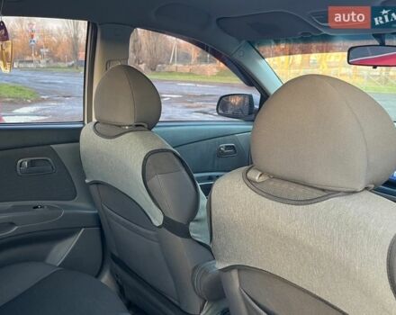 Серый Киа Рио, объемом двигателя 1.4 л и пробегом 238 тыс. км за 5500 $, фото 10 на Automoto.ua