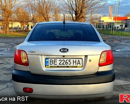 Серый Киа Рио, объемом двигателя 1.3 л и пробегом 238 тыс. км за 5700 $, фото 7 на Automoto.ua
