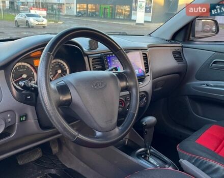 Серый Киа Рио, объемом двигателя 1.4 л и пробегом 238 тыс. км за 5500 $, фото 8 на Automoto.ua