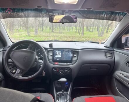 Серый Киа Рио, объемом двигателя 1.4 л и пробегом 237 тыс. км за 5200 $, фото 7 на Automoto.ua