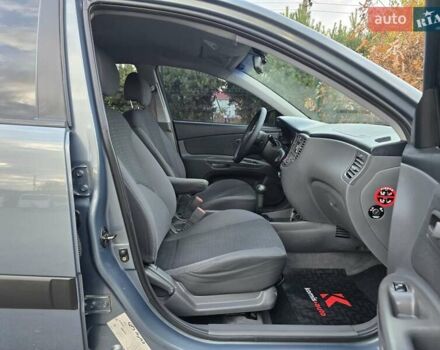 Серый Киа Рио, объемом двигателя 1.4 л и пробегом 153 тыс. км за 5499 $, фото 40 на Automoto.ua
