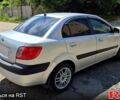 Серый Киа Рио, объемом двигателя 1.4 л и пробегом 180 тыс. км за 4500 $, фото 2 на Automoto.ua
