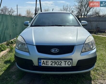 Серый Киа Рио, объемом двигателя 1.4 л и пробегом 256 тыс. км за 4100 $, фото 2 на Automoto.ua