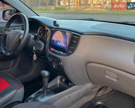 Серый Киа Рио, объемом двигателя 1.4 л и пробегом 238 тыс. км за 5500 $, фото 9 на Automoto.ua
