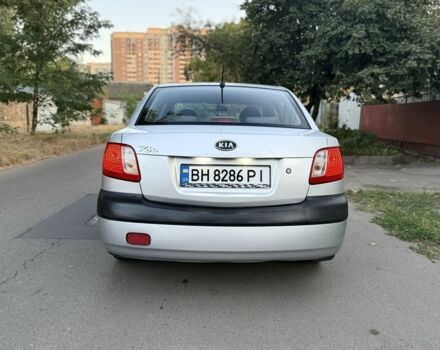 Серый Киа Рио, объемом двигателя 1.4 л и пробегом 198 тыс. км за 3900 $, фото 4 на Automoto.ua