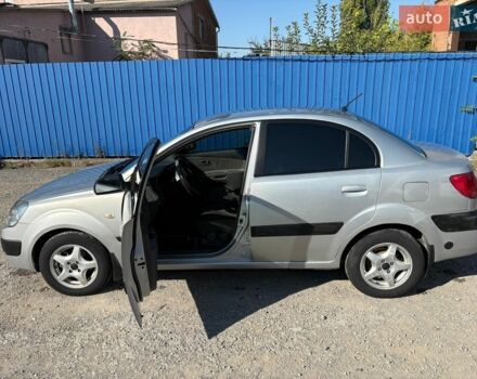 Сірий Кіа Ріо, об'ємом двигуна 1.4 л та пробігом 184 тис. км за 4250 $, фото 1 на Automoto.ua