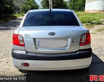 Серый Киа Рио, объемом двигателя 1.4 л и пробегом 180 тыс. км за 4500 $, фото 1 на Automoto.ua