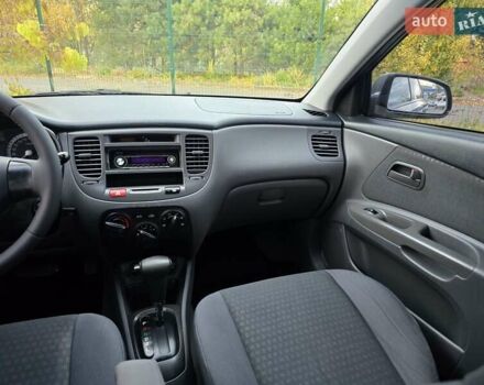 Серый Киа Рио, объемом двигателя 1.4 л и пробегом 153 тыс. км за 5499 $, фото 31 на Automoto.ua