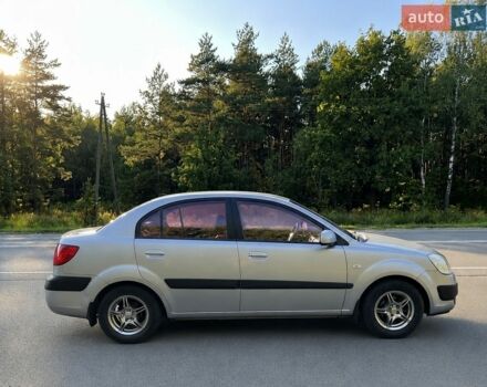 Сірий Кіа Ріо, об'ємом двигуна 1.4 л та пробігом 188 тис. км за 3200 $, фото 2 на Automoto.ua