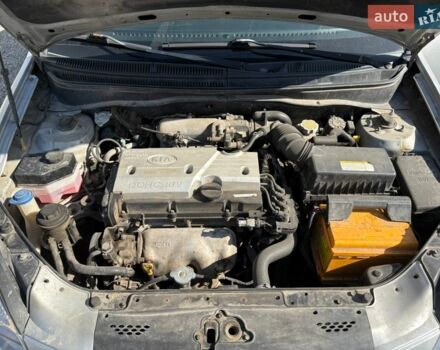 Серый Киа Рио, объемом двигателя 1.4 л и пробегом 177 тыс. км за 4150 $, фото 8 на Automoto.ua