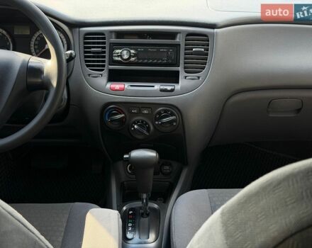 Серый Киа Рио, объемом двигателя 1.4 л и пробегом 215 тыс. км за 5190 $, фото 29 на Automoto.ua