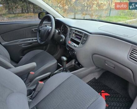 Серый Киа Рио, объемом двигателя 1.4 л и пробегом 153 тыс. км за 5499 $, фото 41 на Automoto.ua