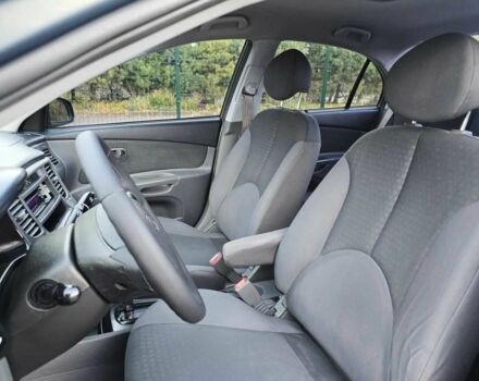 Кіа Ріо 2006 у Хмельницькому на Automoto.ua Сірий Кіа Ріо, об'ємом двигуна 1.4 л та пробігом 153 тис. км за 5499 $, фото 4 на Automoto.ua