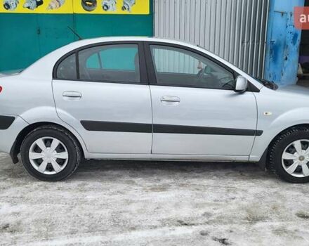 Сірий Кіа Ріо, об'ємом двигуна 1.4 л та пробігом 244 тис. км за 4500 $, фото 6 на Automoto.ua