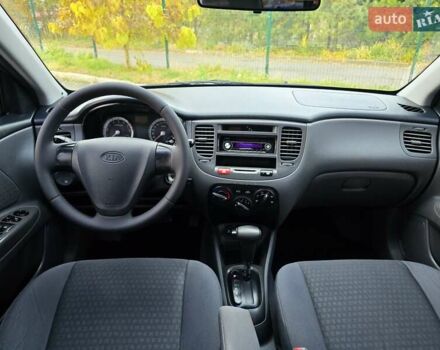 Серый Киа Рио, объемом двигателя 1.4 л и пробегом 153 тыс. км за 5499 $, фото 1 на Automoto.ua
