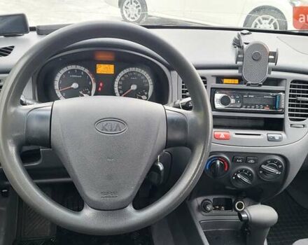 Сірий Кіа Ріо, об'ємом двигуна 1.4 л та пробігом 244 тис. км за 4500 $, фото 1 на Automoto.ua