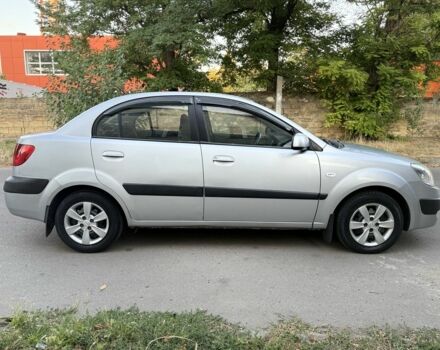 Серый Киа Рио, объемом двигателя 1.4 л и пробегом 198 тыс. км за 3900 $, фото 2 на Automoto.ua
