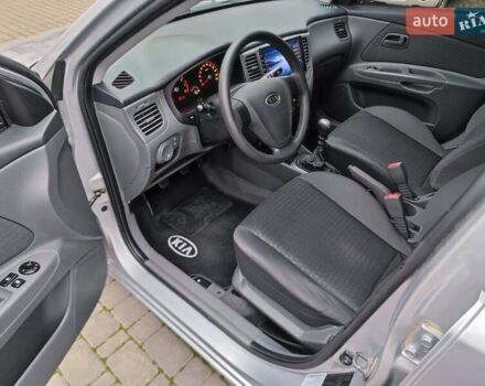 Серый Киа Рио, объемом двигателя 1.4 л и пробегом 94 тыс. км за 4900 $, фото 22 на Automoto.ua
