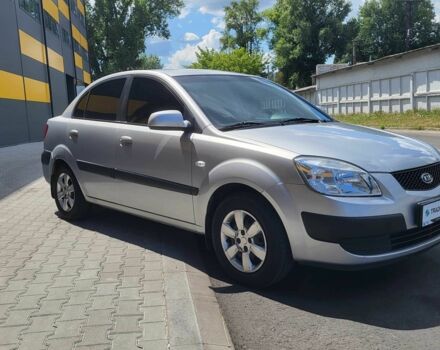 Серый Киа Рио, объемом двигателя 1.4 л и пробегом 224 тыс. км за 3487 $, фото 6 на Automoto.ua