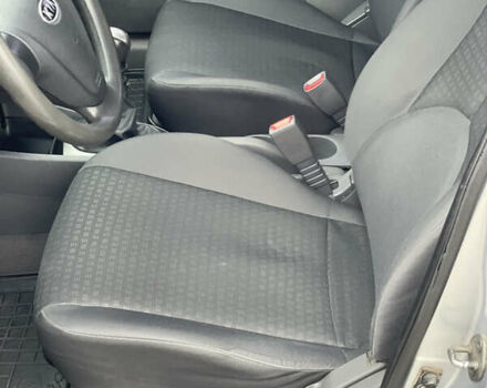 Сірий Кіа Ріо, об'ємом двигуна 1.4 л та пробігом 272 тис. км за 3900 $, фото 15 на Automoto.ua