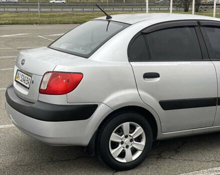 Сірий Кіа Ріо, об'ємом двигуна 1.4 л та пробігом 272 тис. км за 3900 $, фото 3 на Automoto.ua