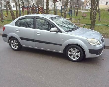 Серый Киа Рио, объемом двигателя 1.4 л и пробегом 247 тыс. км за 3700 $, фото 2 на Automoto.ua
