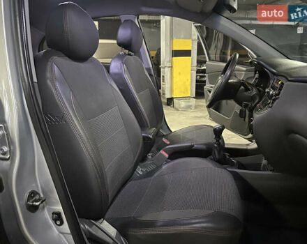 Серый Киа Рио, объемом двигателя 1.4 л и пробегом 220 тыс. км за 3400 $, фото 21 на Automoto.ua