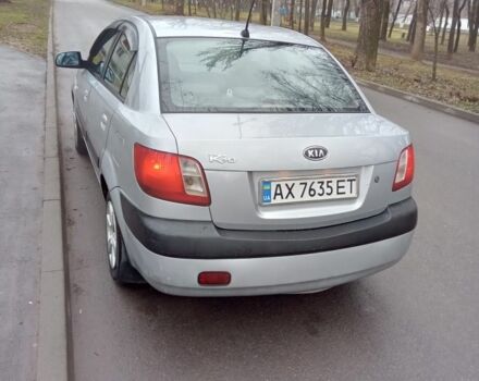 Серый Киа Рио, объемом двигателя 1.4 л и пробегом 247 тыс. км за 3700 $, фото 2 на Automoto.ua