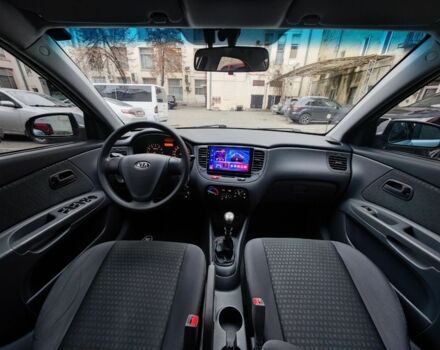 Сірий Кіа Ріо, об'ємом двигуна 1.4 л та пробігом 94 тис. км за 4900 $, фото 8 на Automoto.ua