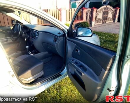 Сірий Кіа Ріо, об'ємом двигуна 1.4 л та пробігом 230 тис. км за 5200 $, фото 2 на Automoto.ua